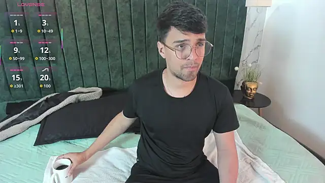 Edward max online show from April 5, 2026, 3:46 am