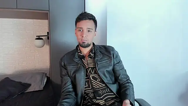 Snapshot of Edward_max chatting on March 14, 2025, 3:48 am Edward max online show from March 14, 2025, 3:48 am