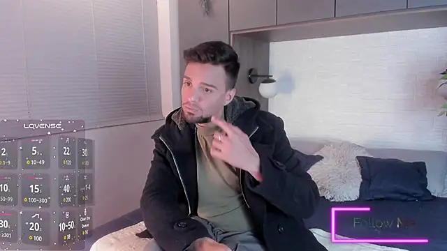 Snapshot of Edward_max chatting on March 7, 2025, 4:02 am Edward max online show from March 7, 2025, 4:02 am
