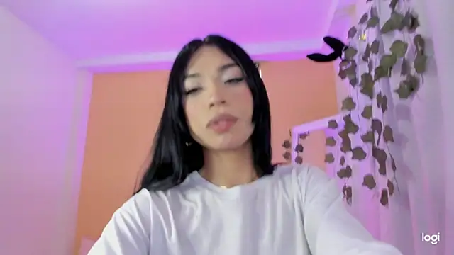 Snapshot of AndreaSweet_ chatting on February 5, 2025, 10:01 pm AndreaSweet online show from February 5, 2025, 10:01 pm