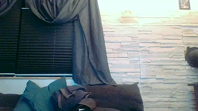 Snapshot of DevilsAngel13 chatting on October 14, 2025, 5:46 pm DevilsAngel13 online show from October 14, 2025, 5:46 pm