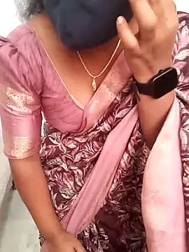 Snapshot of Manisha-Love chatting on February 17, 2025, 8:30 am Manisha-Love online show from February 17, 2025, 8:30 am