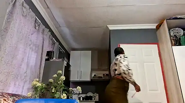 Snapshot of EbonyRose9 chatting on March 19, 2025, 7:07 am EbonyRose9 online show from March 19, 2025, 7:07 am