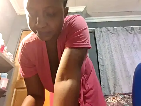 Snapshot of EbonyRose9 chatting on February 17, 2025, 10:18 am EbonyRose9 online show from February 17, 2025, 10:18 am