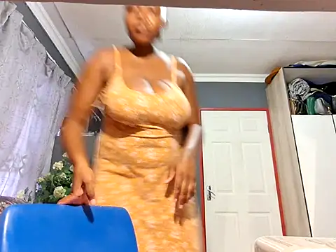 Snapshot of EbonyRose9 chatting on March 18, 2025, 7:22 am EbonyRose9 online show from March 18, 2025, 7:22 am
