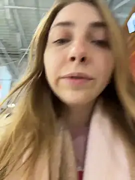 Snapshot of Sunny___Bunny chatting on September 24, 2025, 8:43 am Sunny Bunny online show from September 24, 2025, 8:43 am