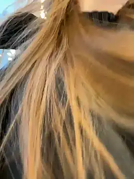 Snapshot of Sunny___Bunny chatting on January 18, 2026, 12:19 pm Sunny Bunny online show from January 18, 2026, 12:19 pm