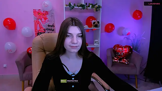 Snapshot of pure_radiance1 chatting on February 15, 2025, 12:43 pm pure radiance1 online show from February 15, 2025, 12:43 pm