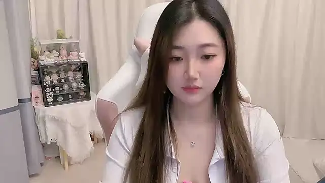 Snapshot of Stars_Elyn chatting on December 4, 2024, 12:19 pm Stars Elyn online show from December 4, 2024, 12:19 pm