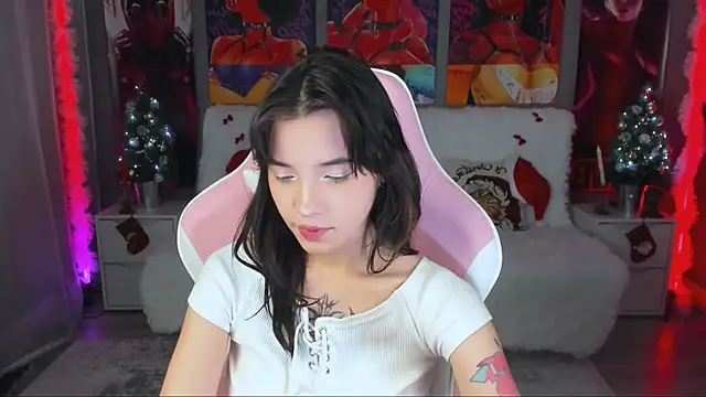 as1an girlfriend online show from December 5, 2025, 12:26 pm