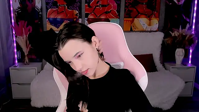 as1an girlfriend online show from February 5, 2026, 6:42 am