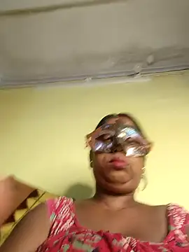 Snapshot of tinabhabhi chatting on October 8, 2025, 9:00 am tinabhabhi online show from October 8, 2025, 9:00 am