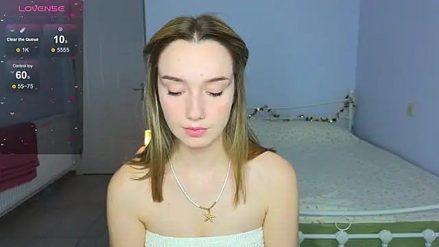 Snapshot of Wild_Sophie_ chatting on November 18, 2025, 2:42 pm Wild Sophie online show from November 18, 2025, 2:42 pm