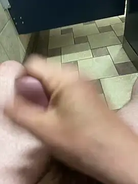 hardandready3523 online show from April 3, 2026, 7:20 pm