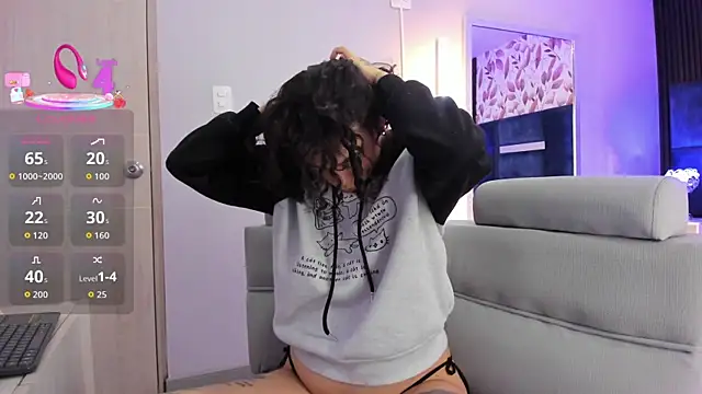 Snapshot of KatherineGomez chatting on December 19, 2025, 2:48 am KatherineGomez online show from December 19, 2025, 2:48 am