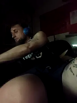 Snapshot of Ozomitro chatting on November 15, 2025, 5:39 pm Ozomitro online show from November 15, 2025, 5:39 pm