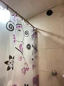 Snapshot of Hilary_pinkk chatting on March 2, 2025, 8:35 pm Hilary pinkk online show from March 2, 2025, 8:35 pm