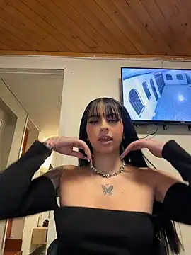 Snapshot of Hilary_pinkk chatting on June 25, 2026, 5:12 am Hilary pinkk online show from June 25, 2026, 5:12 am