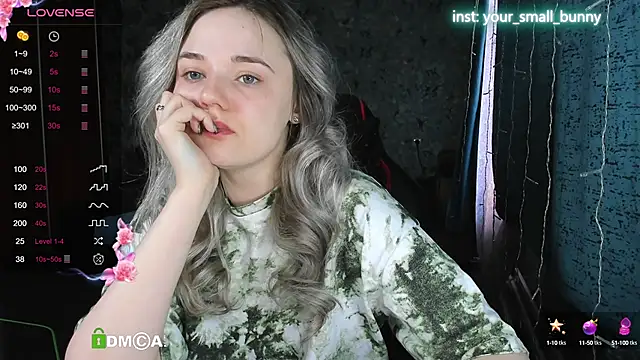 Snapshot of Your_small_bunny chatting on October 13, 2025, 2:46 am Your small bunny online show from October 13, 2025, 2:46 am