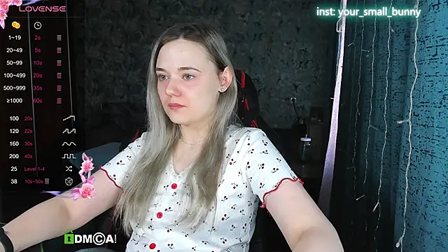 Snapshot of Your_small_bunny chatting on October 19, 2025, 2:58 am Your small bunny online show from October 19, 2025, 2:58 am