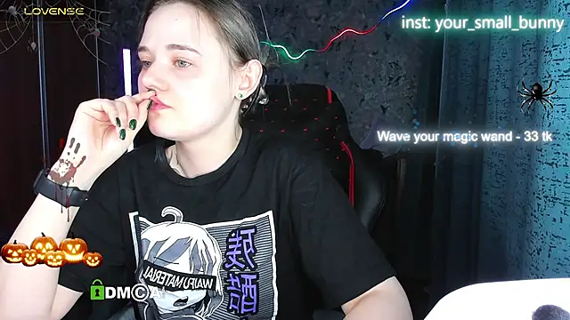 Snapshot of Your_small_bunny chatting on November 2, 2025, 2:05 am Your small bunny online show from November 2, 2025, 2:05 am