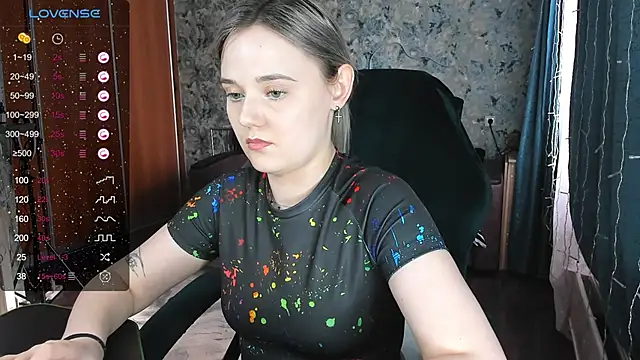 Snapshot of Your_small_bunny chatting on February 21, 2025, 5:13 am Your small bunny online show from February 21, 2025, 5:13 am