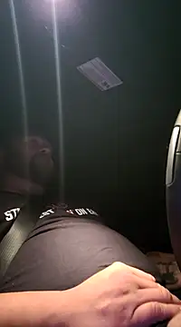 Snapshot of Strong_Bear89 chatting on December 31, 2024, 7:20 am Strong Bear89 online show from December 31, 2024, 7:20 am