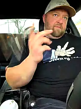 Snapshot of Strong_Bear89 chatting on February 10, 2025, 5:52 pm Strong Bear89 online show from February 10, 2025, 5:52 pm