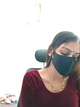 Tisha-01 online show from November 19, 2025, 1:33 pm