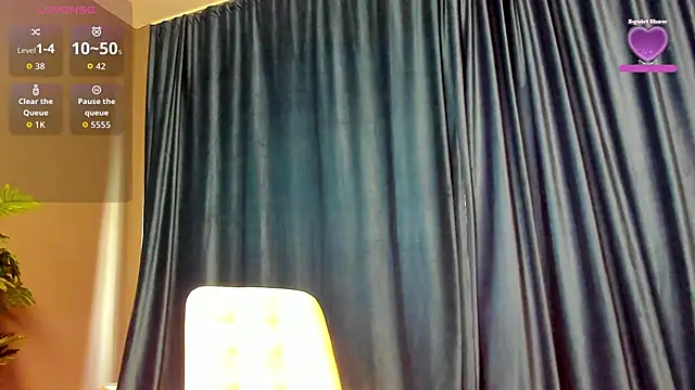 LaurynCopper online show from October 28, 2025, 8:02 am