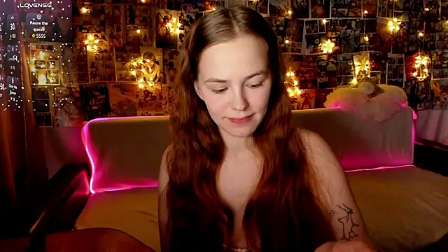 Snapshot of Fox_Lisa chatting on February 1, 2026, 7:45 pm Fox Lisa online show from February 1, 2026, 7:45 pm