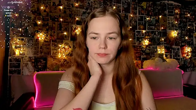 Snapshot of Fox_Lisa chatting on January 11, 2026, 8:49 pm Fox Lisa online show from January 11, 2026, 8:49 pm