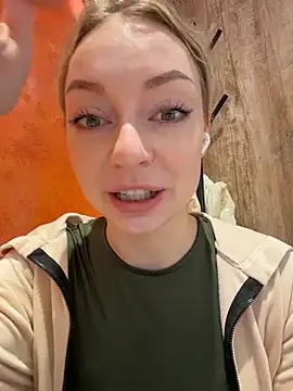 Snapshot of melissa_grr chatting on May 27, 2026, 2:35 pm melissa grr online show from May 27, 2026, 2:35 pm