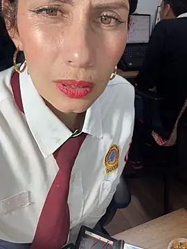 Snapshot of Alysson-- chatting on May 19, 2026, 2:35 pm Alysson-- online show from May 19, 2026, 2:35 pm