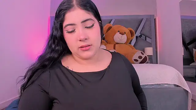 Snapshot of AmberiniHoffman chatting on October 15, 2025, 12:02 pm AmberiniHoffman online show from October 15, 2025, 12:02 pm