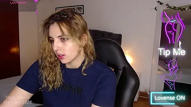 Snapshot of Thea_Aphros_ chatting on March 14, 2025, 2:20 am Thea Aphros online show from March 14, 2025, 2:20 am