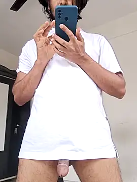 Snapshot of Samser0403 chatting on February 18, 2026, 10:33 am Samser0403 online show from February 18, 2026, 10:33 am