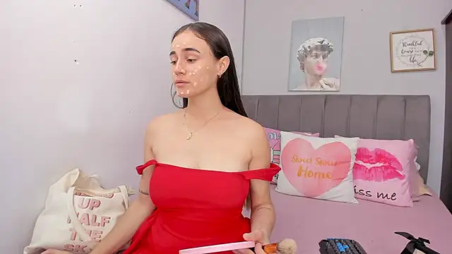 naughtyloverss online show from April 9, 2026, 4:13 pm