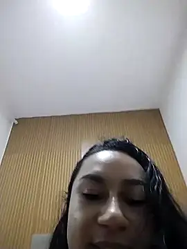 Snapshot of yummi__priv chatting on April 30, 2026, 1:34 am yummi priv online show from April 30, 2026, 1:34 am