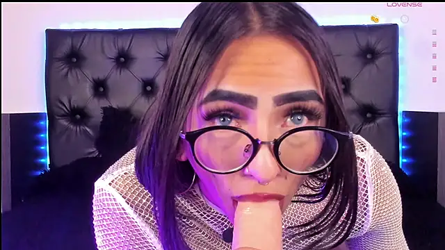 Skyler  blue4 online show from February 6, 2025, 10:36 am