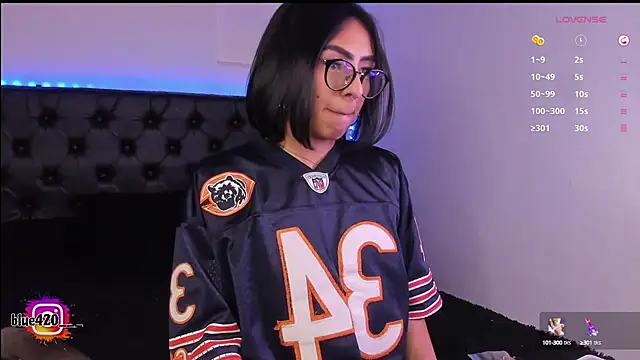 Skyler  blue4 online show from February 19, 2025, 4:12 am