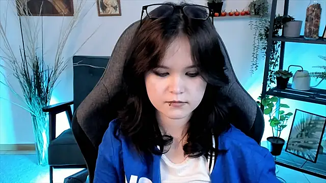 Elainebeness online show from March 5, 2025, 3:51 am