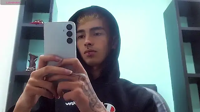 ttimy x boy online show from April 22, 2026, 8:04 pm