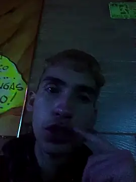 Snapshot of ttimy_x_boy chatting on February 13, 2026, 4:40 pm ttimy x boy online show from February 13, 2026, 4:40 pm