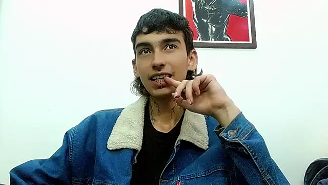 Snapshot of ttimy_x_boy chatting on January 7, 2026, 10:48 pm ttimy x boy online show from January 7, 2026, 10:48 pm