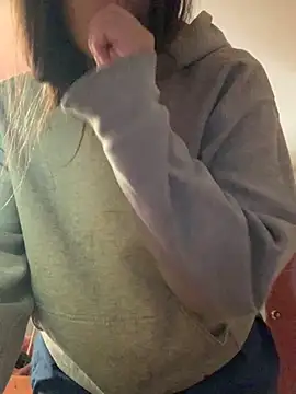 Miss oliviaa online show from November 15, 2025, 6:23 pm