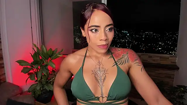 Snapshot of emilyfitness chatting on October 13, 2025, 3:52 am emilyfitness online show from October 13, 2025, 3:52 am