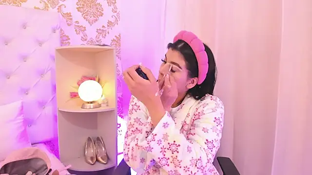 Snapshot of emaa_lambert chatting on February 18, 2026, 11:50 am emaa lambert online show from February 18, 2026, 11:50 am