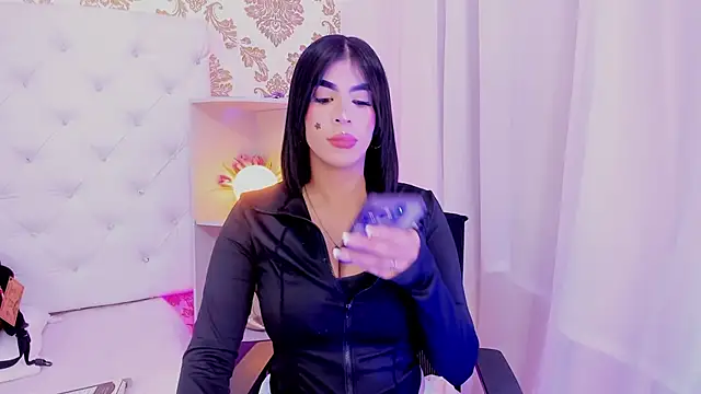 Snapshot of emaa_lambert chatting on December 15, 2025, 12:49 am emaa lambert online show from December 15, 2025, 12:49 am