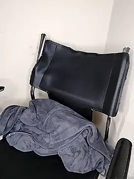 fofinhaa12 online show from April 10, 2026, 4:03 pm